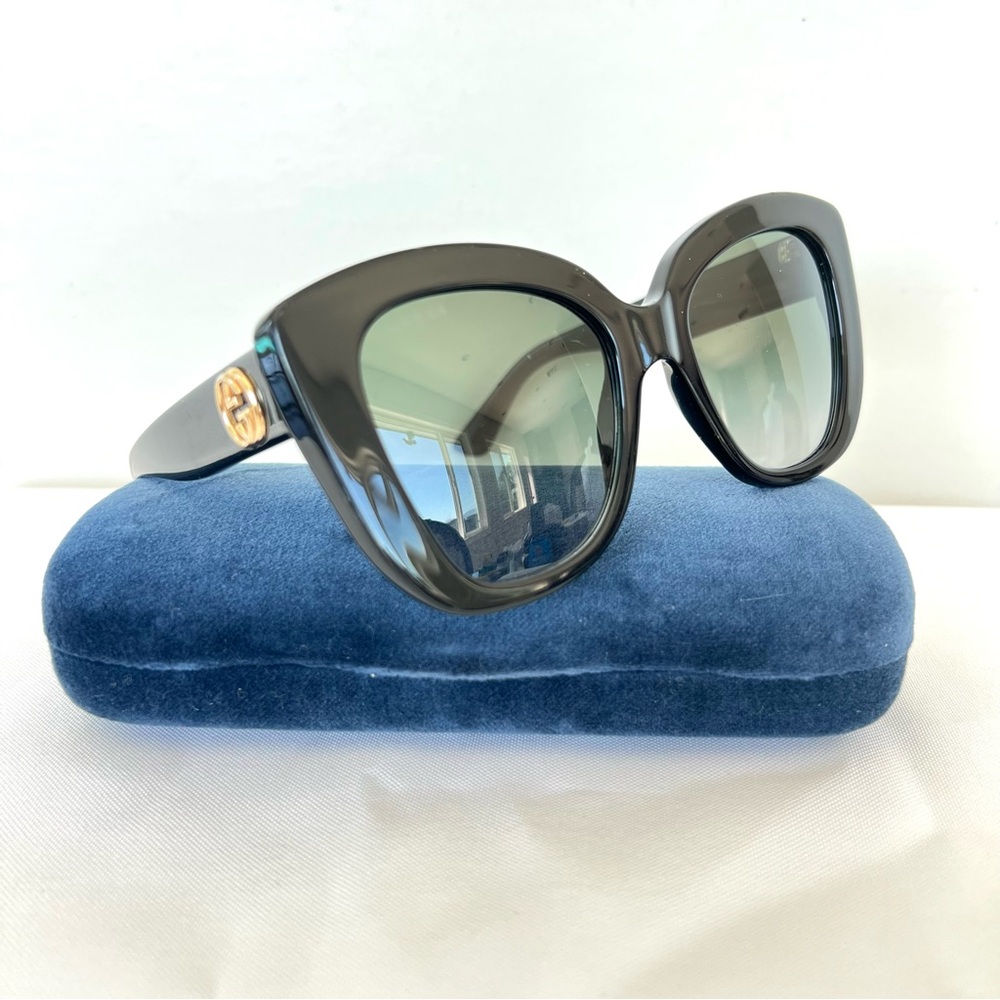 GUCCI Italy GG0327 S Cat Eye Gray Gradient Lens Black Frame Gold Logo Sunglasses - Picture 4 of 16